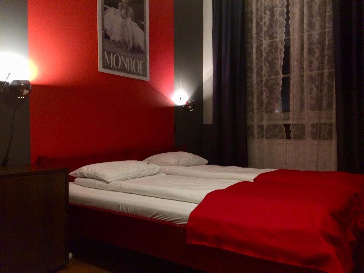 Tramp Aparthostel Krakkó Kültér fotó